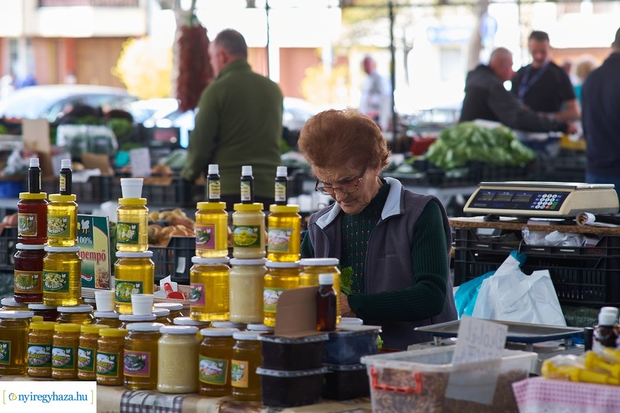 Húsvét előtt a Búza téri piacon 2022