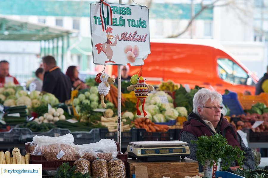 Húsvét előtt a Búza téri piacon 2022