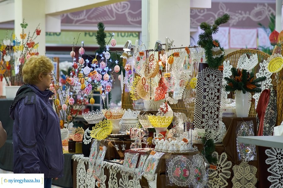 Húsvét előtt a Búza téri piacon 2022