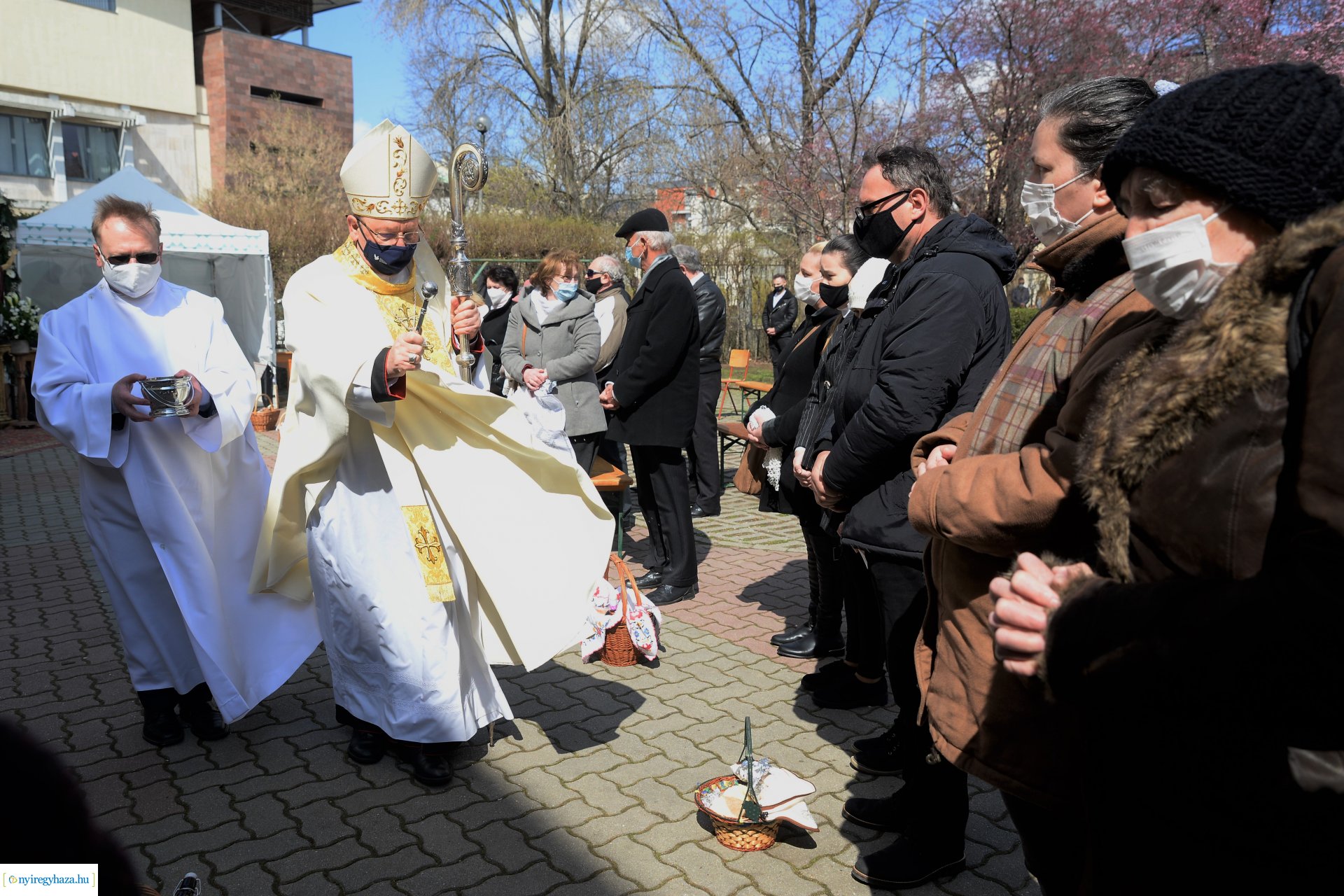 Húsvét vasárnap a Magyarok Nagyasszonya-társszékesegyházban