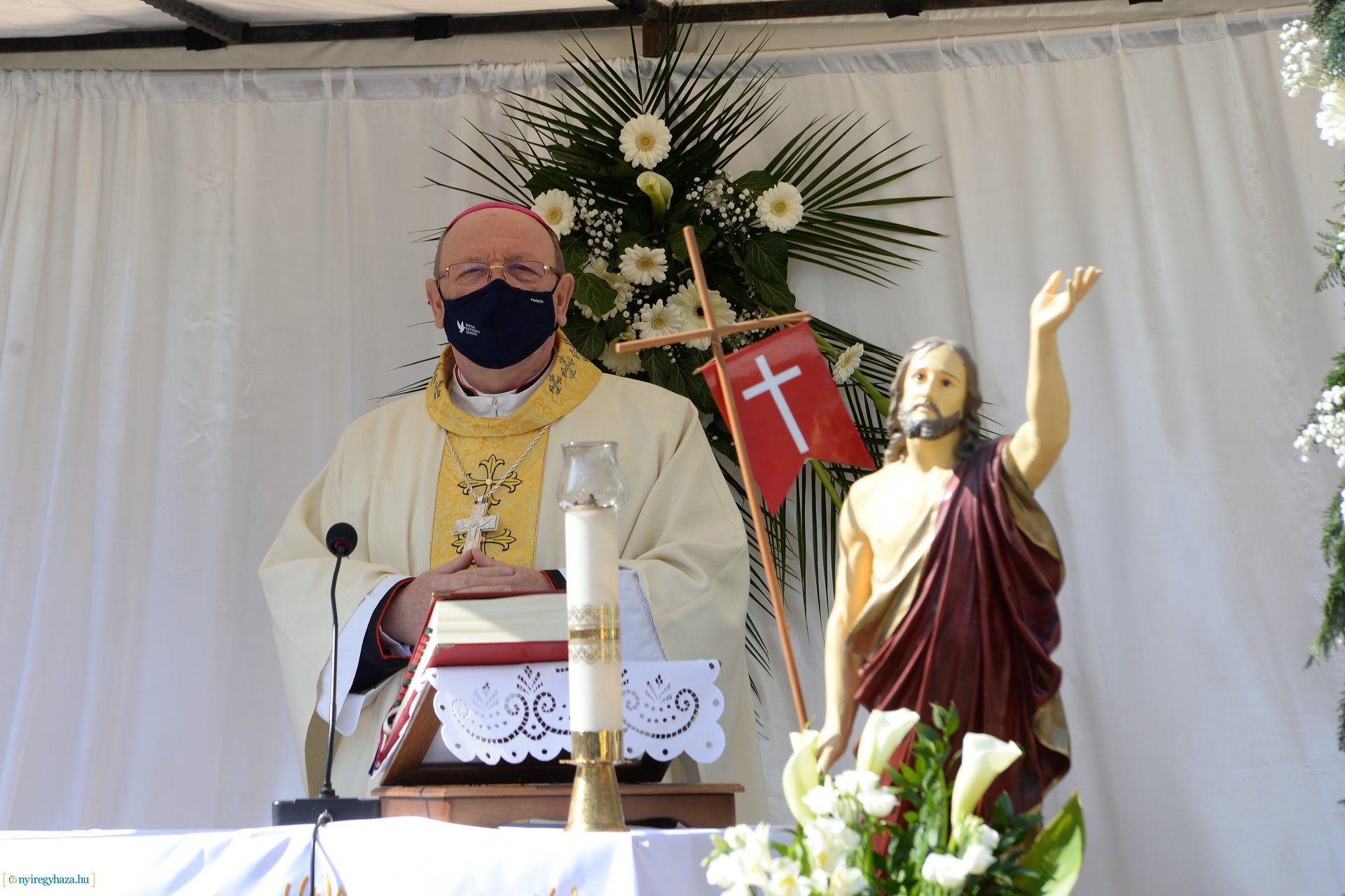 Húsvét vasárnap a Magyarok Nagyasszonya-társszékesegyházban