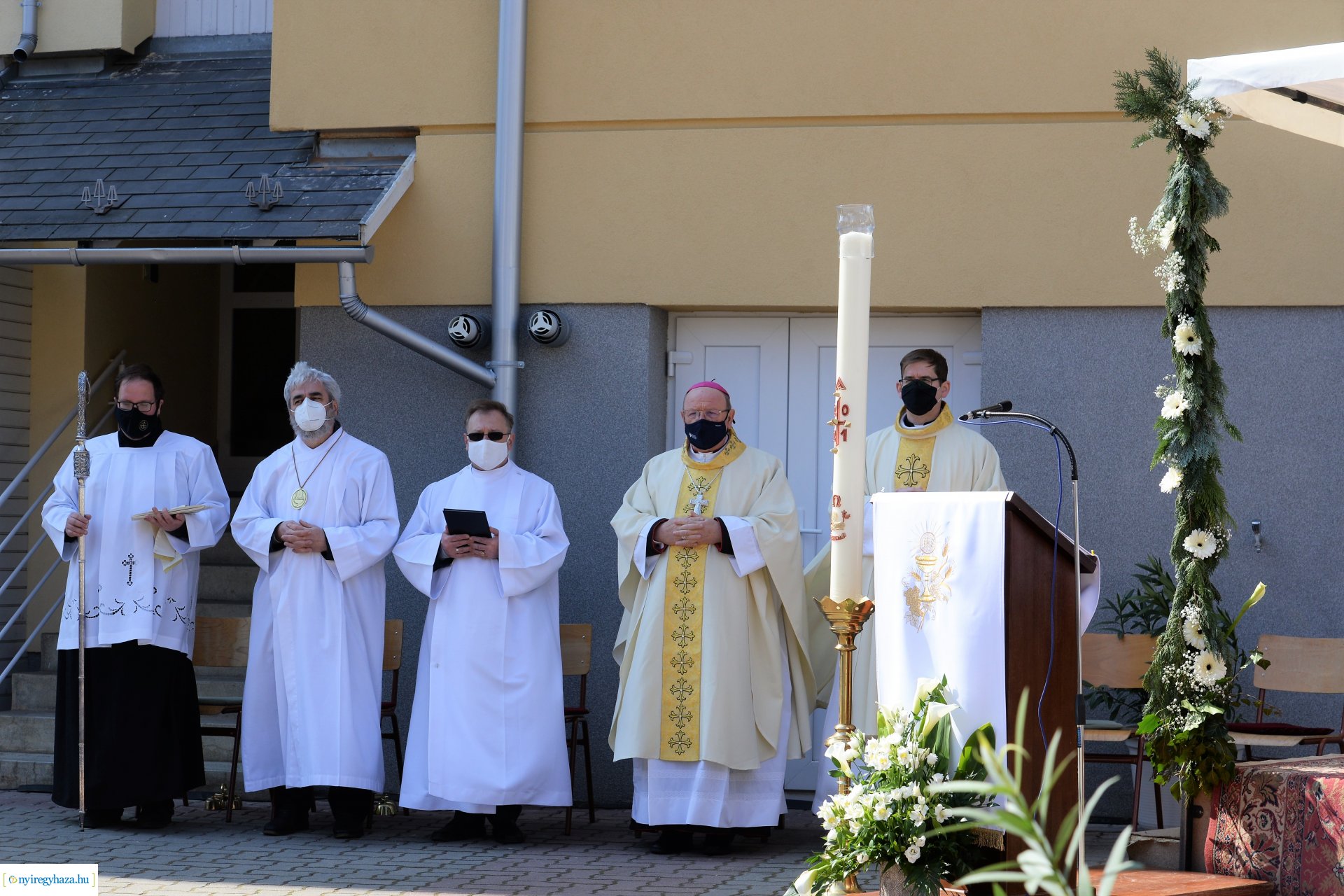 Húsvét vasárnap a Magyarok Nagyasszonya-társszékesegyházban