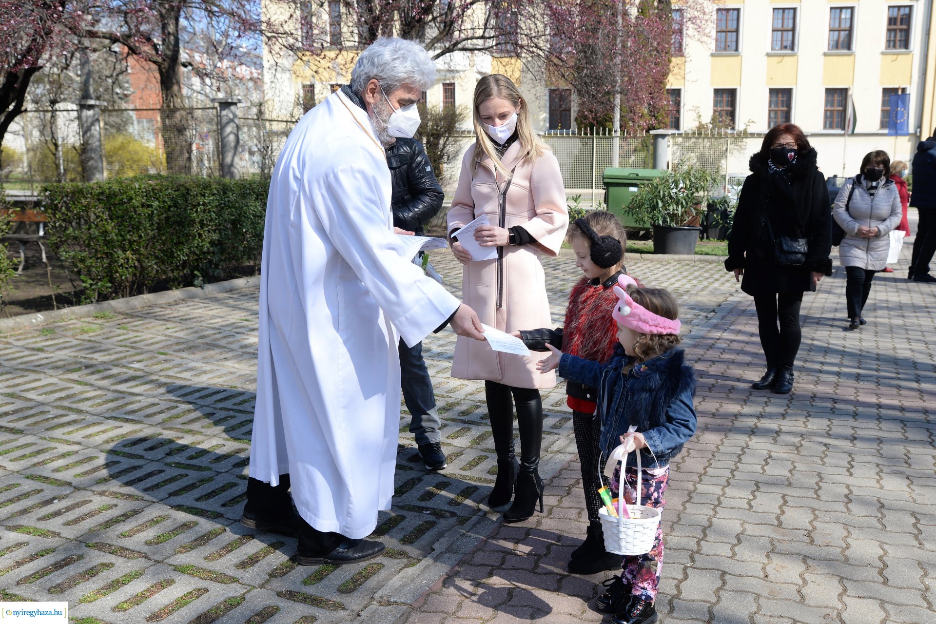 Húsvét vasárnap a Magyarok Nagyasszonya-társszékesegyházban