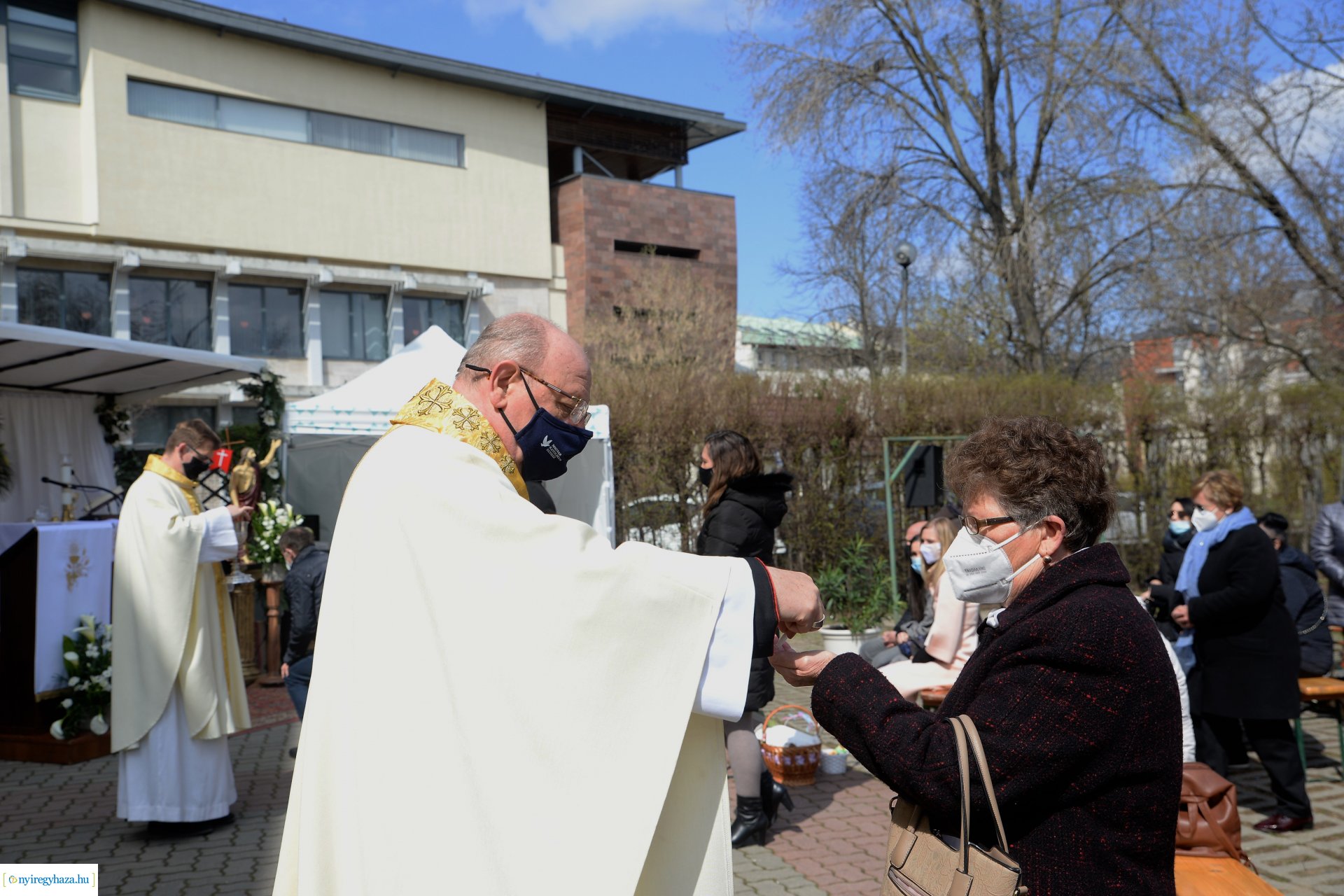 Húsvét vasárnap a Magyarok Nagyasszonya-társszékesegyházban