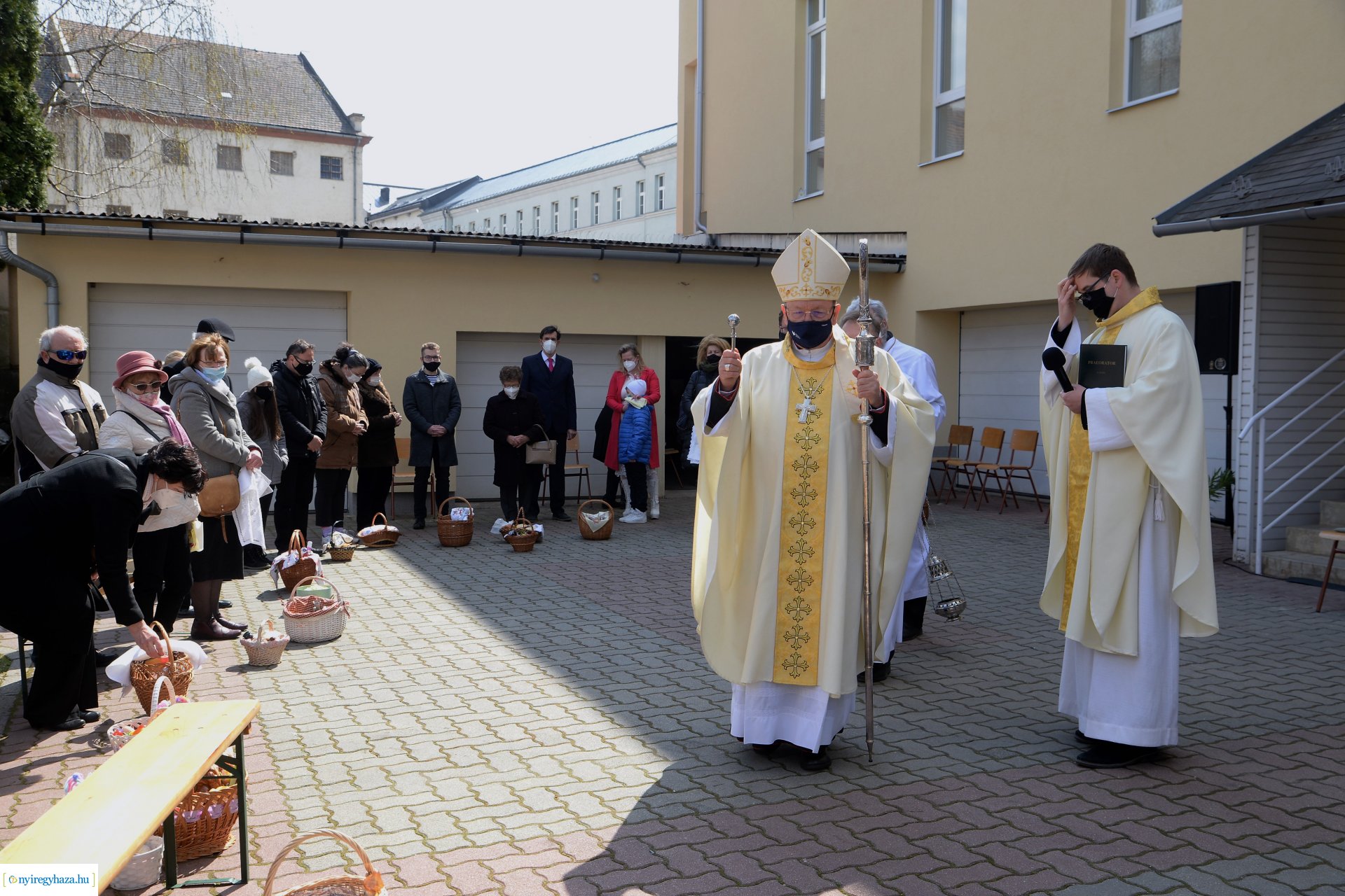Húsvét vasárnap a Magyarok Nagyasszonya-társszékesegyházban