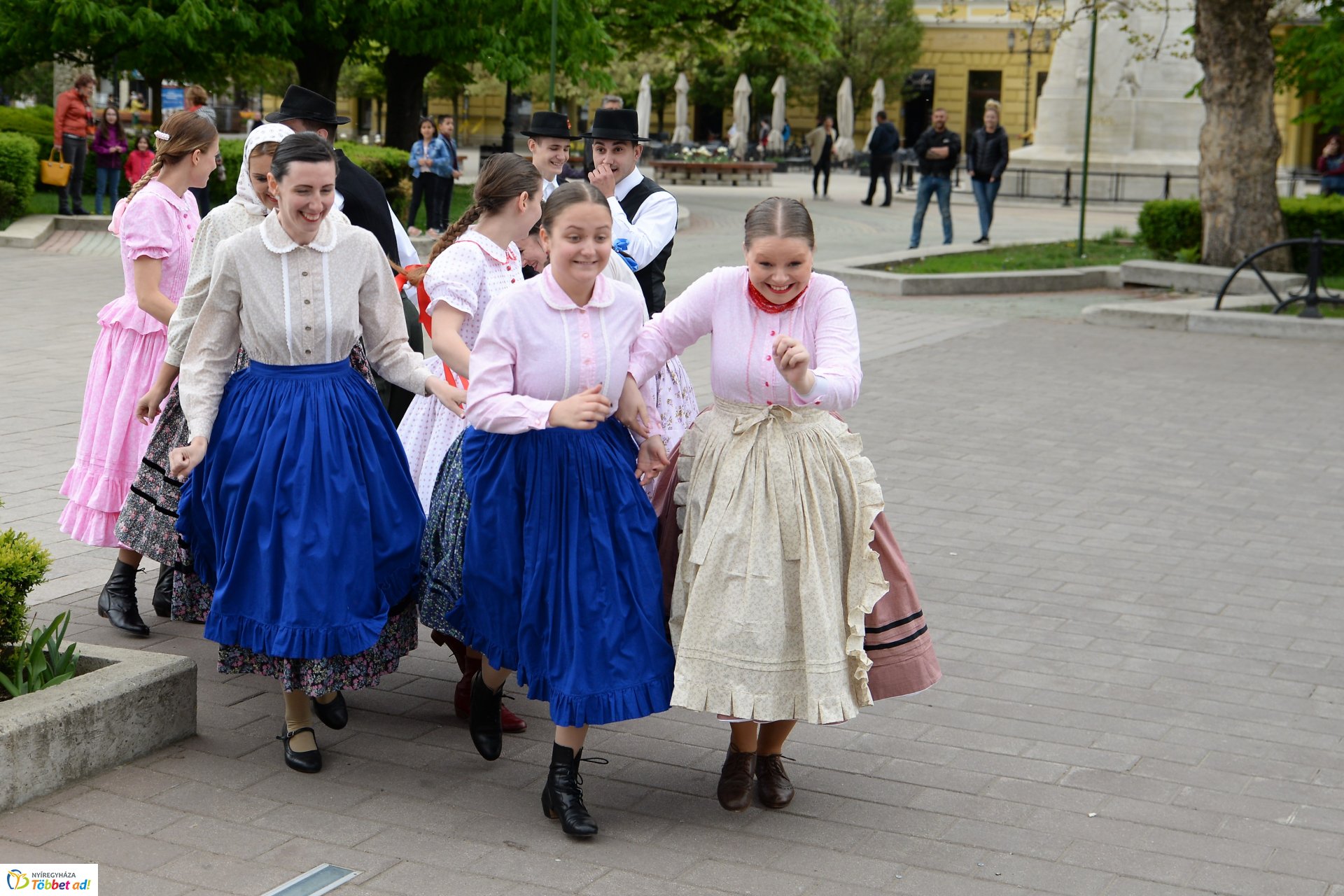 Húsvéti locsolkódás a belvárosban