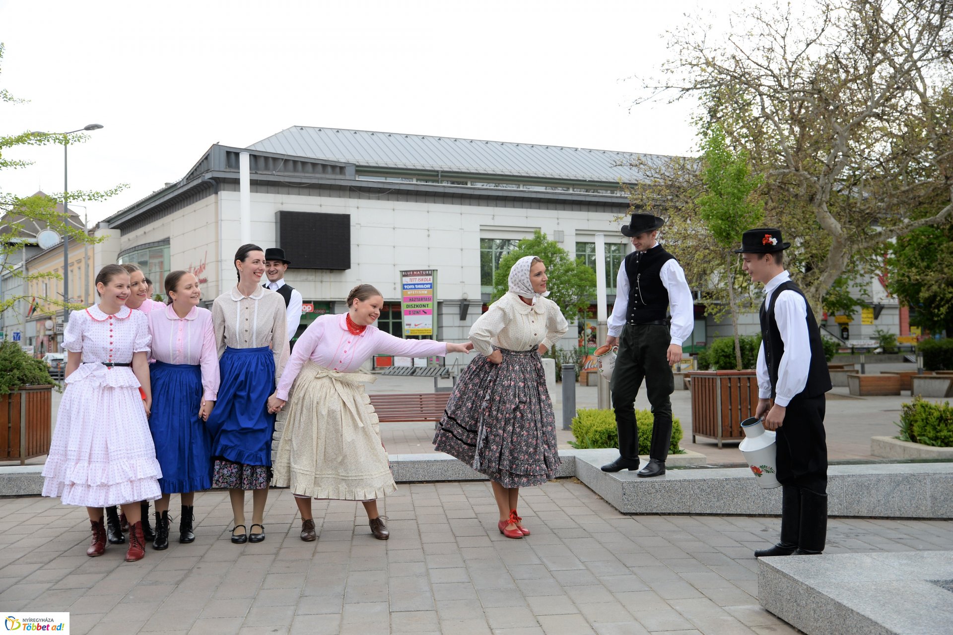 Húsvéti locsolkódás a belvárosban