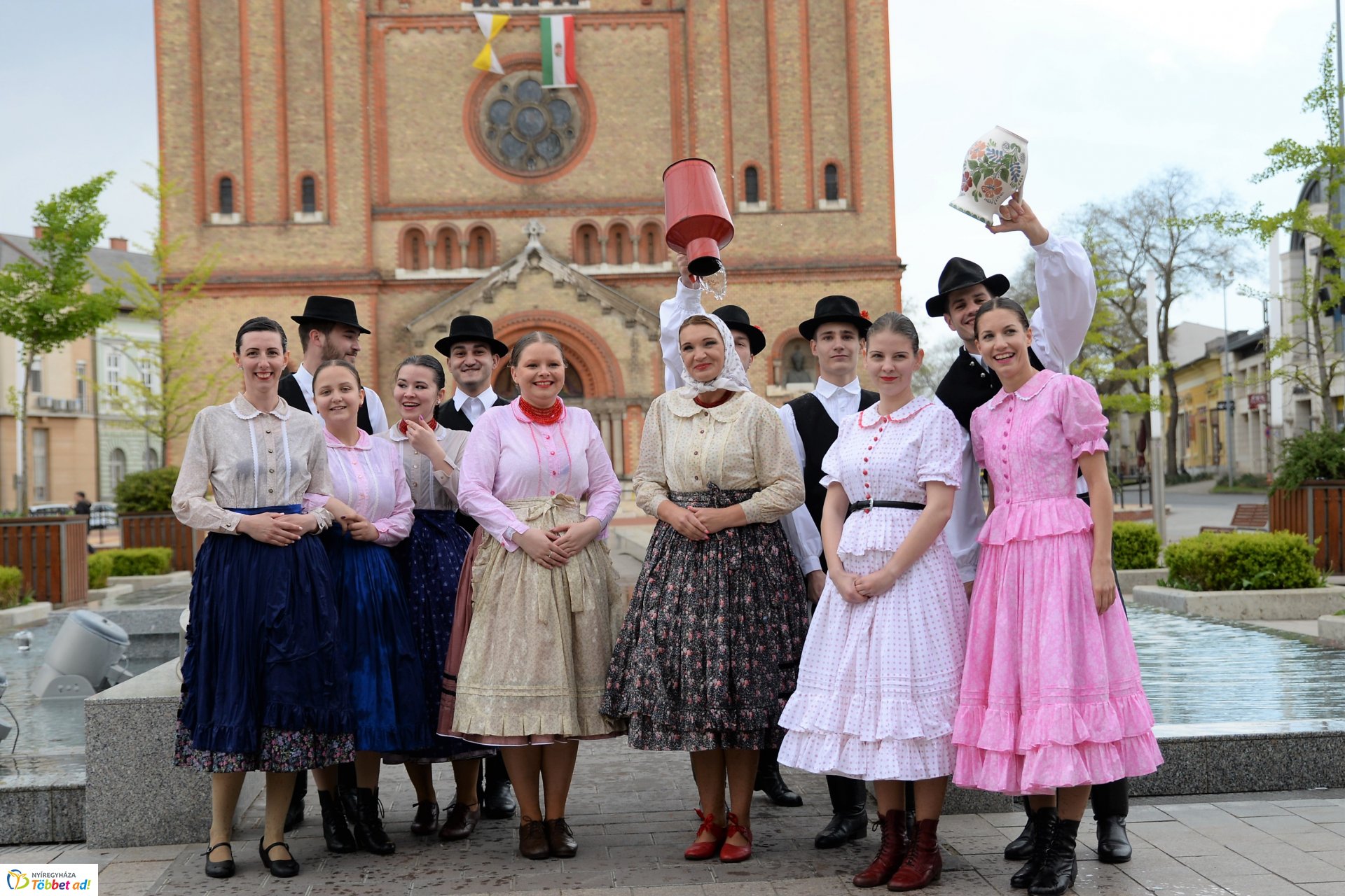 Húsvéti locsolkódás a belvárosban