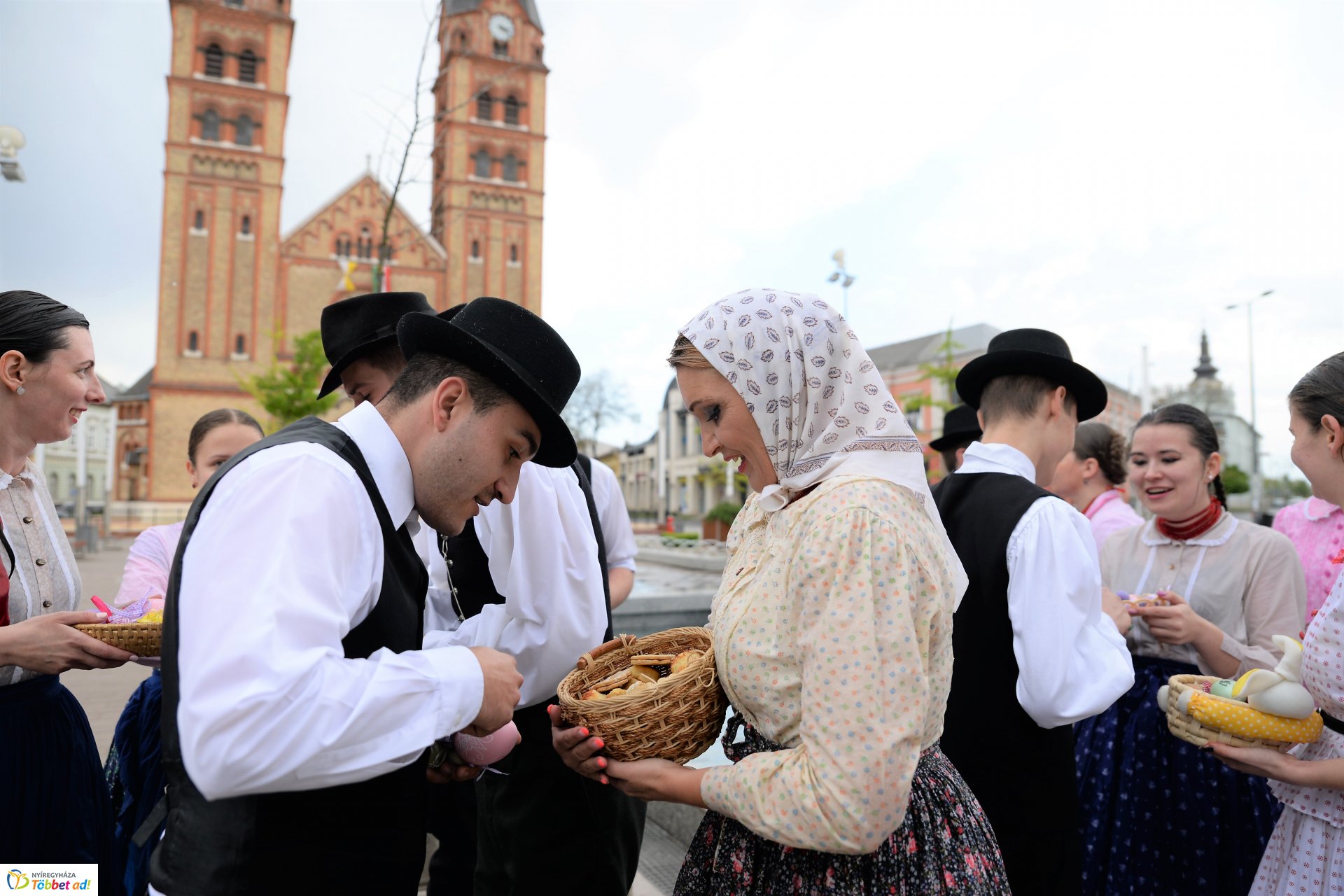 Húsvéti locsolkódás a belvárosban