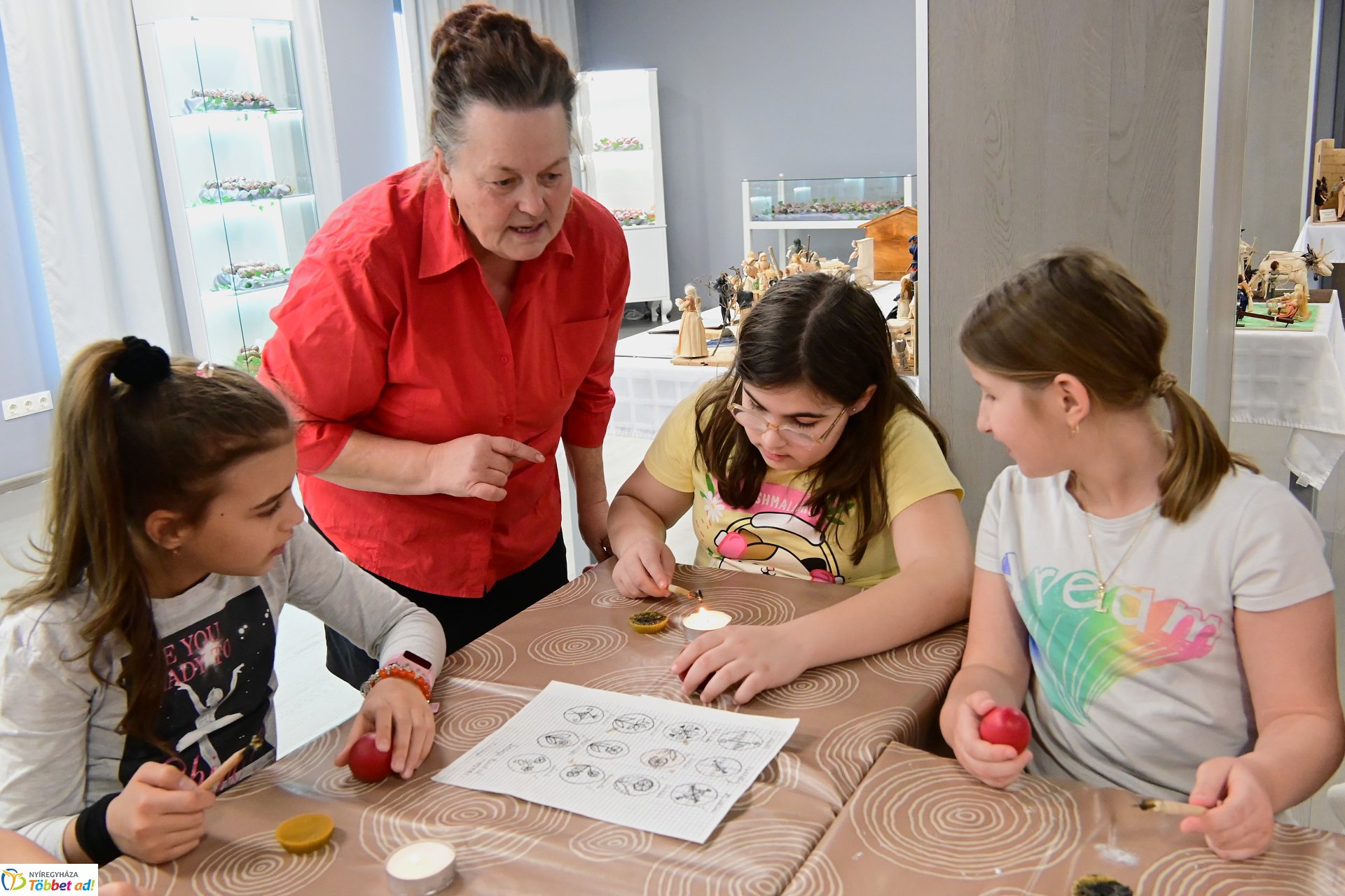 Húsvéti tojásfestő foglalkozás a Kállay Gyűjteményben
