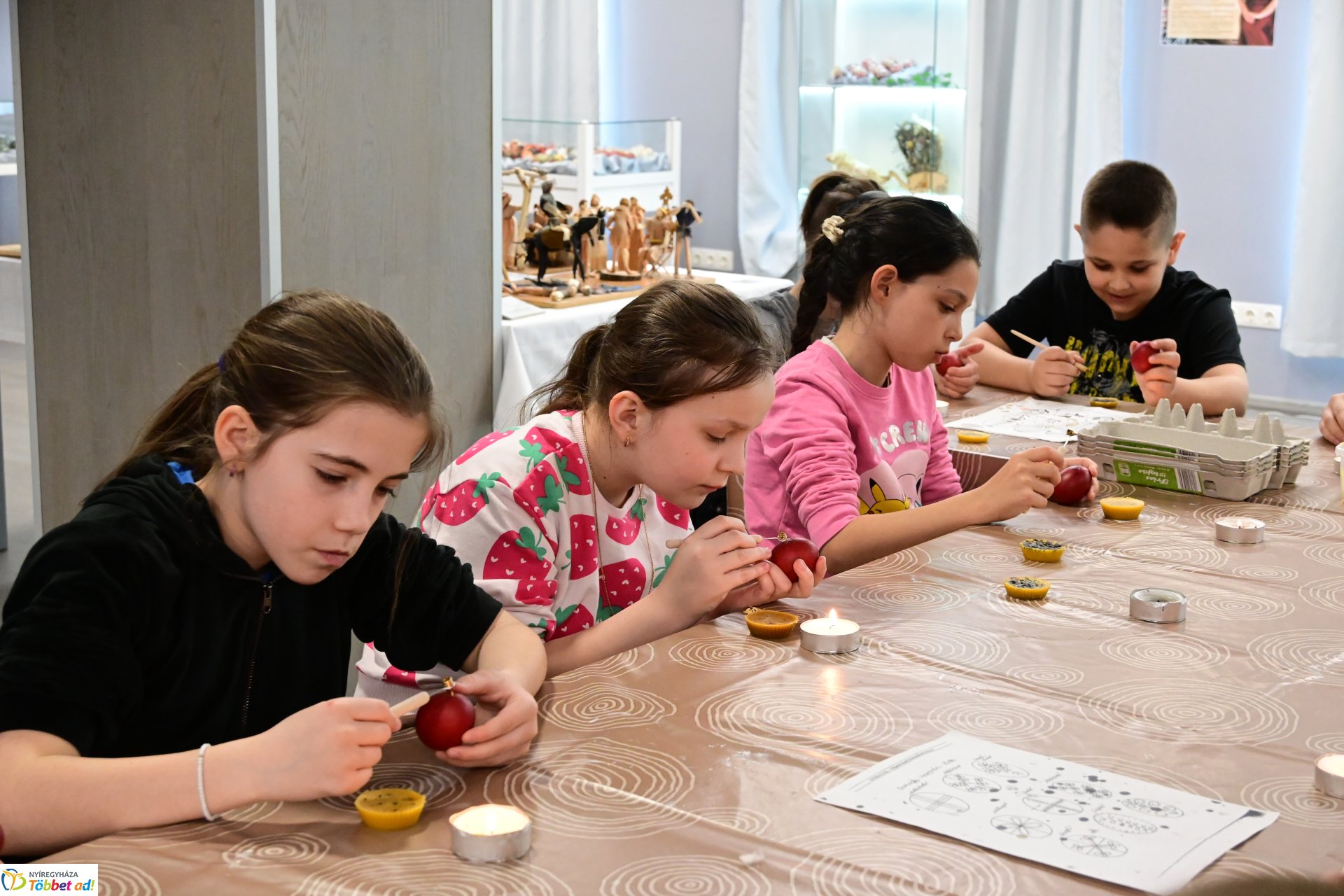 Húsvéti tojásfestő foglalkozás a Kállay Gyűjteményben