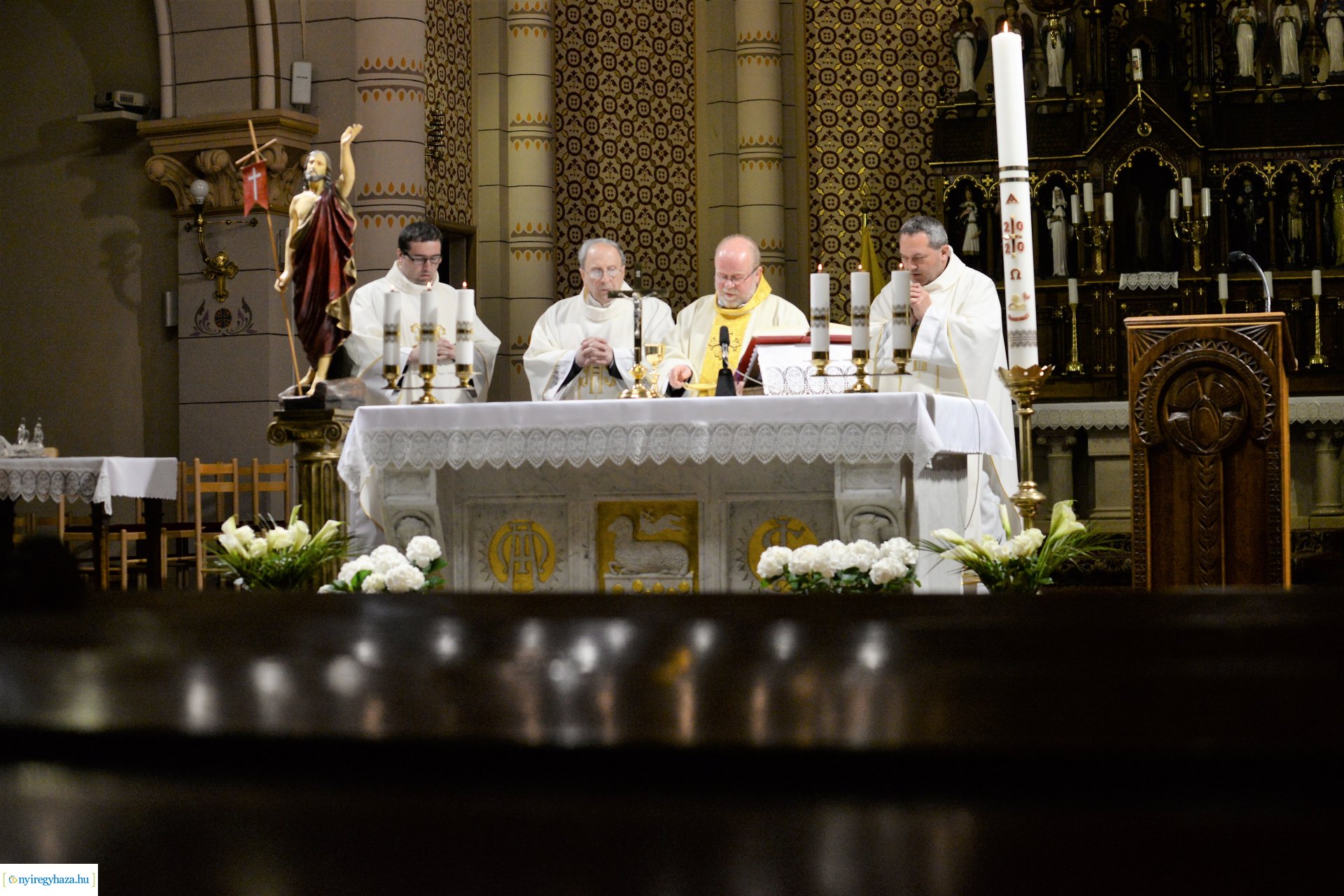 Húsvétvasárnap a Magyarok Nagyasszonya társészeksegyház templomában