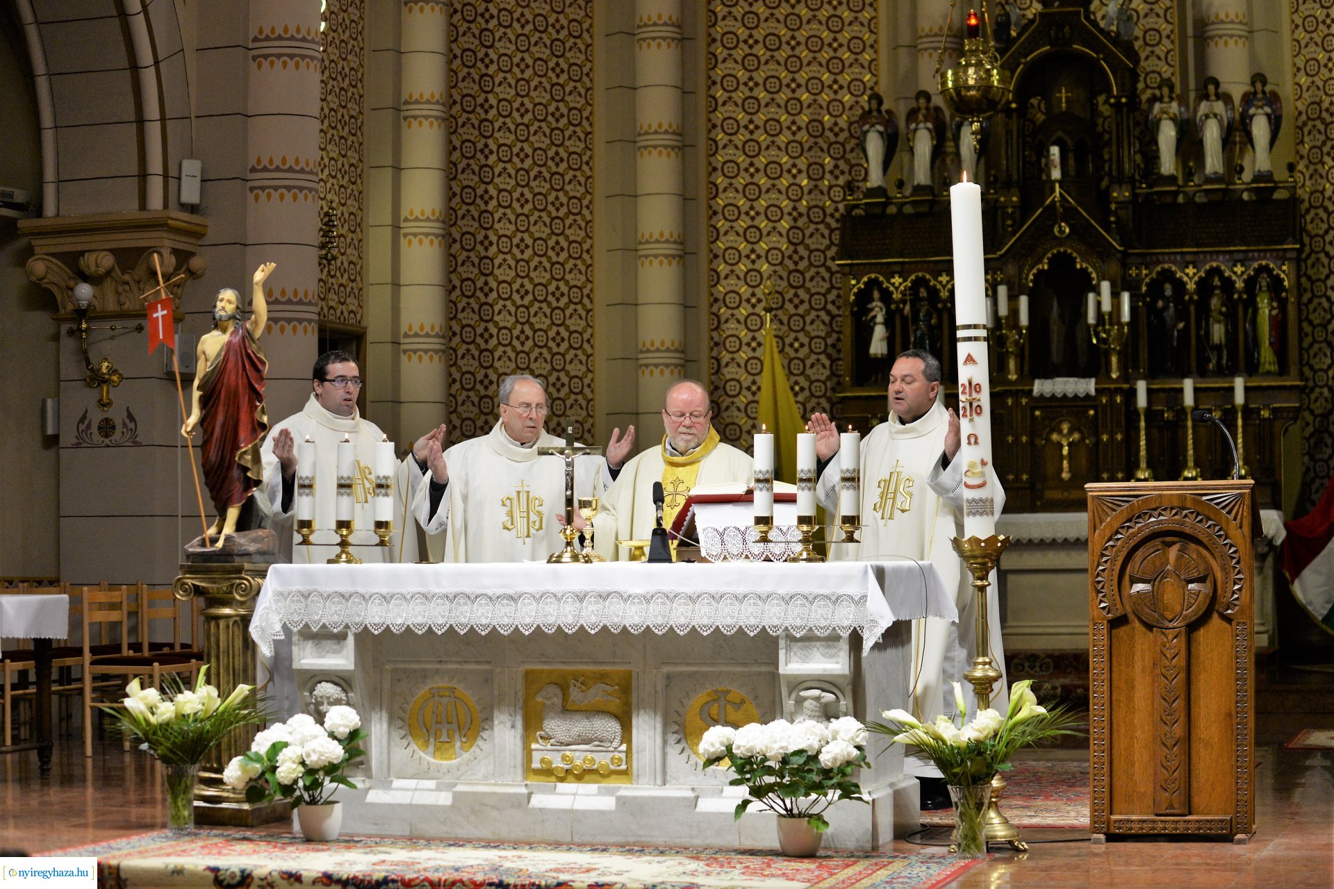 Húsvétvasárnap a Magyarok Nagyasszonya társészeksegyház templomában
