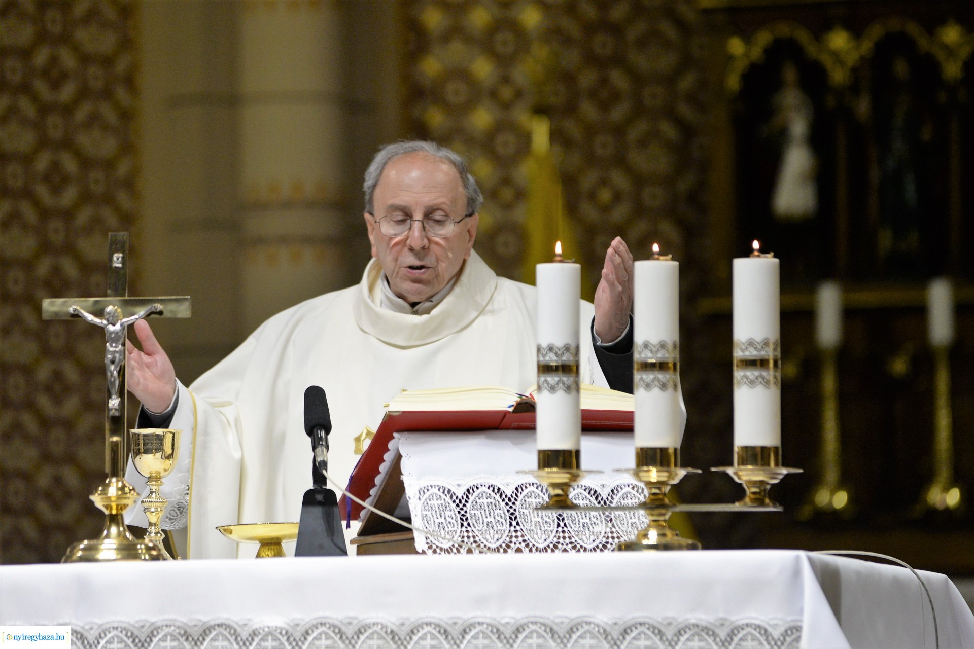 Húsvétvasárnap a Magyarok Nagyasszonya társészeksegyház templomában