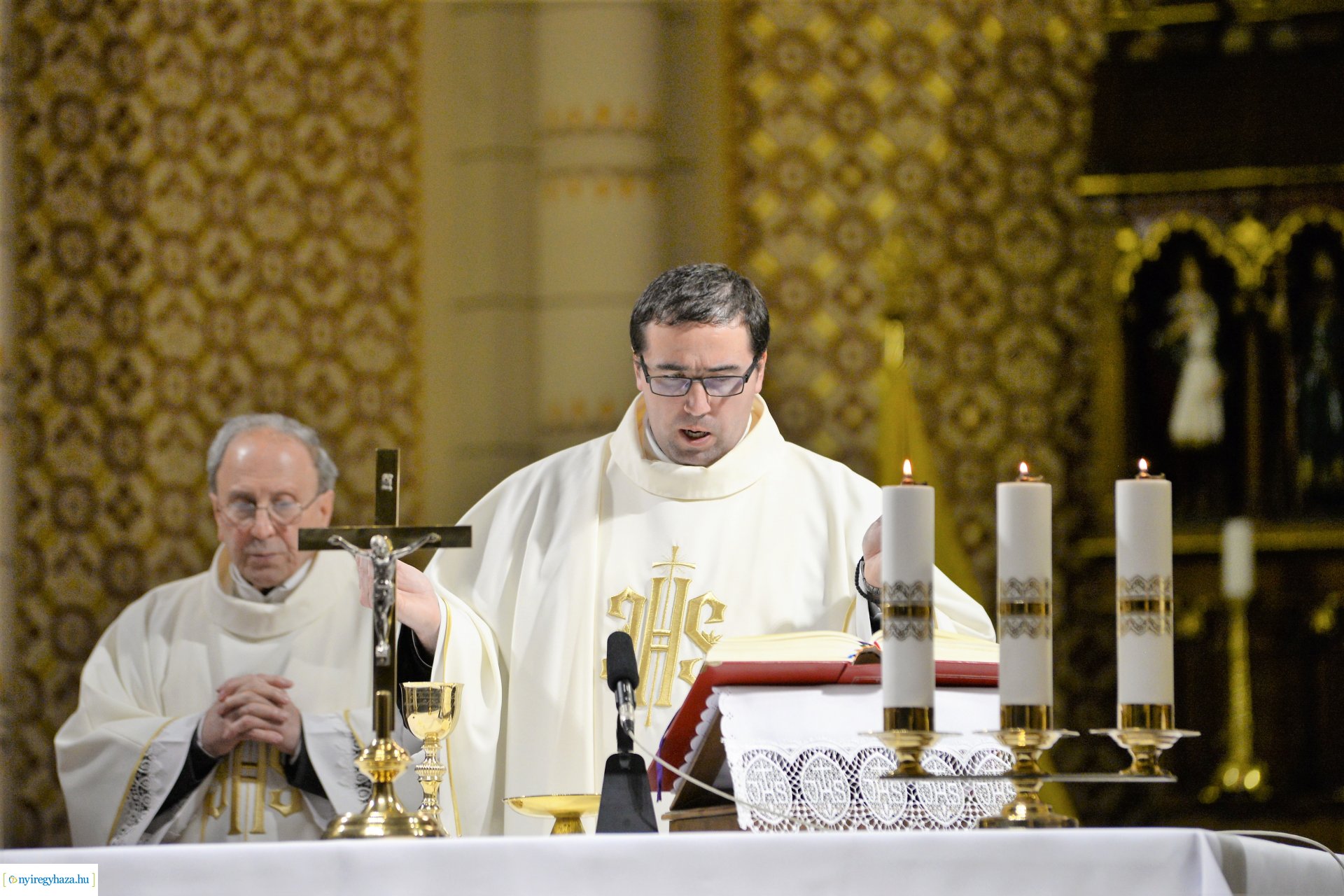 Húsvétvasárnap a Magyarok Nagyasszonya társészeksegyház templomában