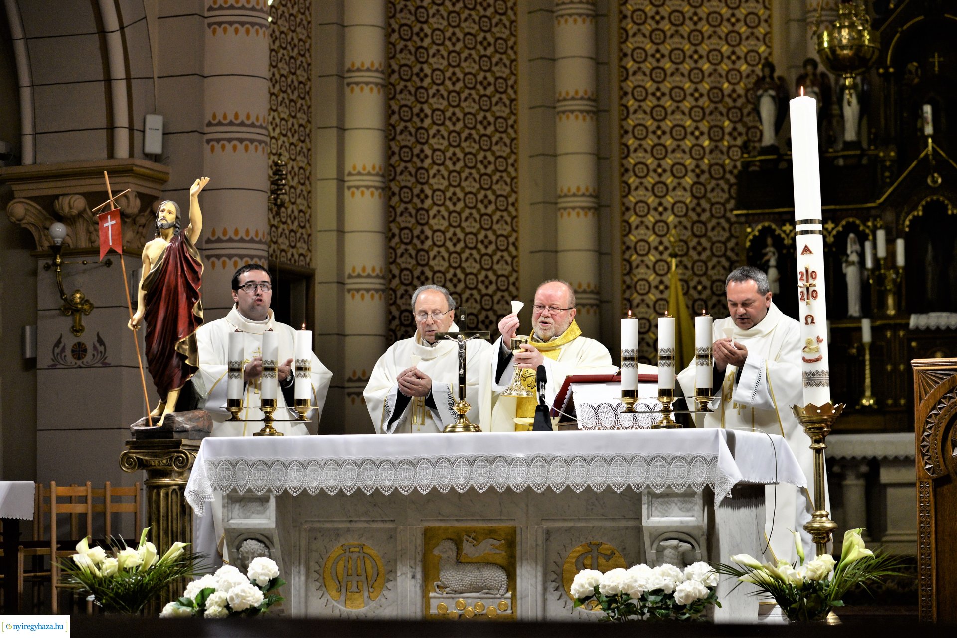 Húsvétvasárnap a Magyarok Nagyasszonya társészeksegyház templomában