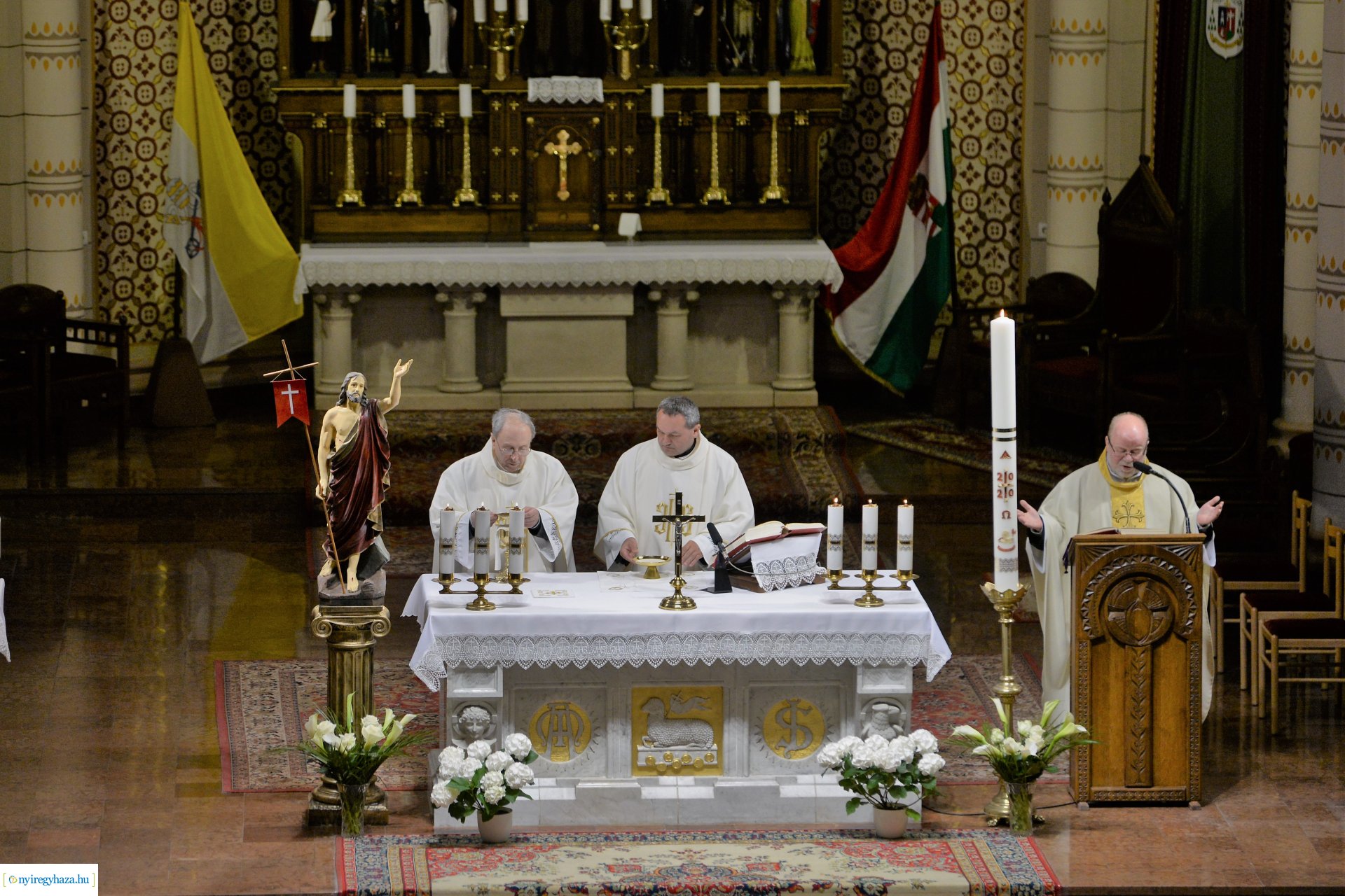Húsvétvasárnap a Magyarok Nagyasszonya társészeksegyház templomában