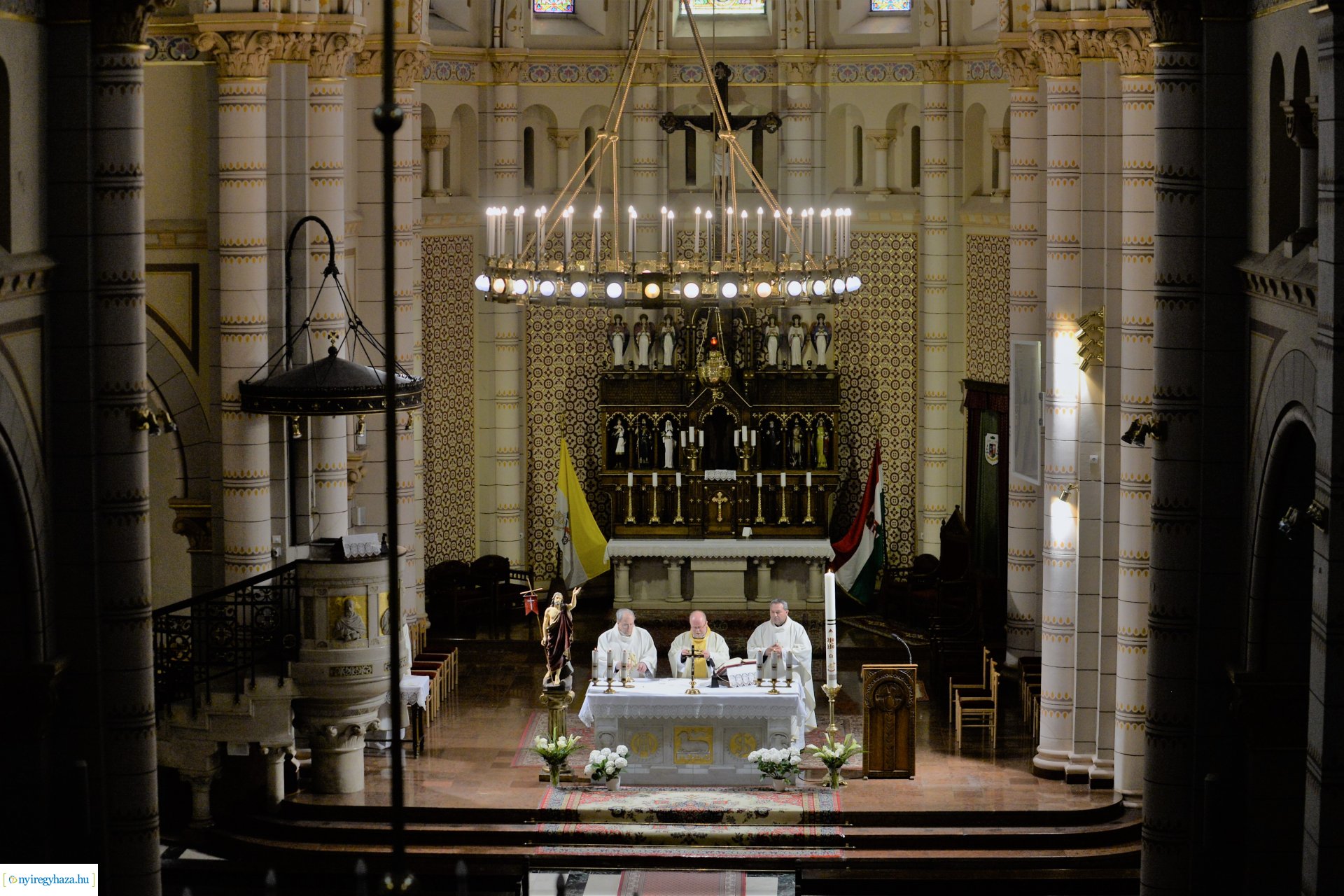 Húsvétvasárnap a Magyarok Nagyasszonya társészeksegyház templomában
