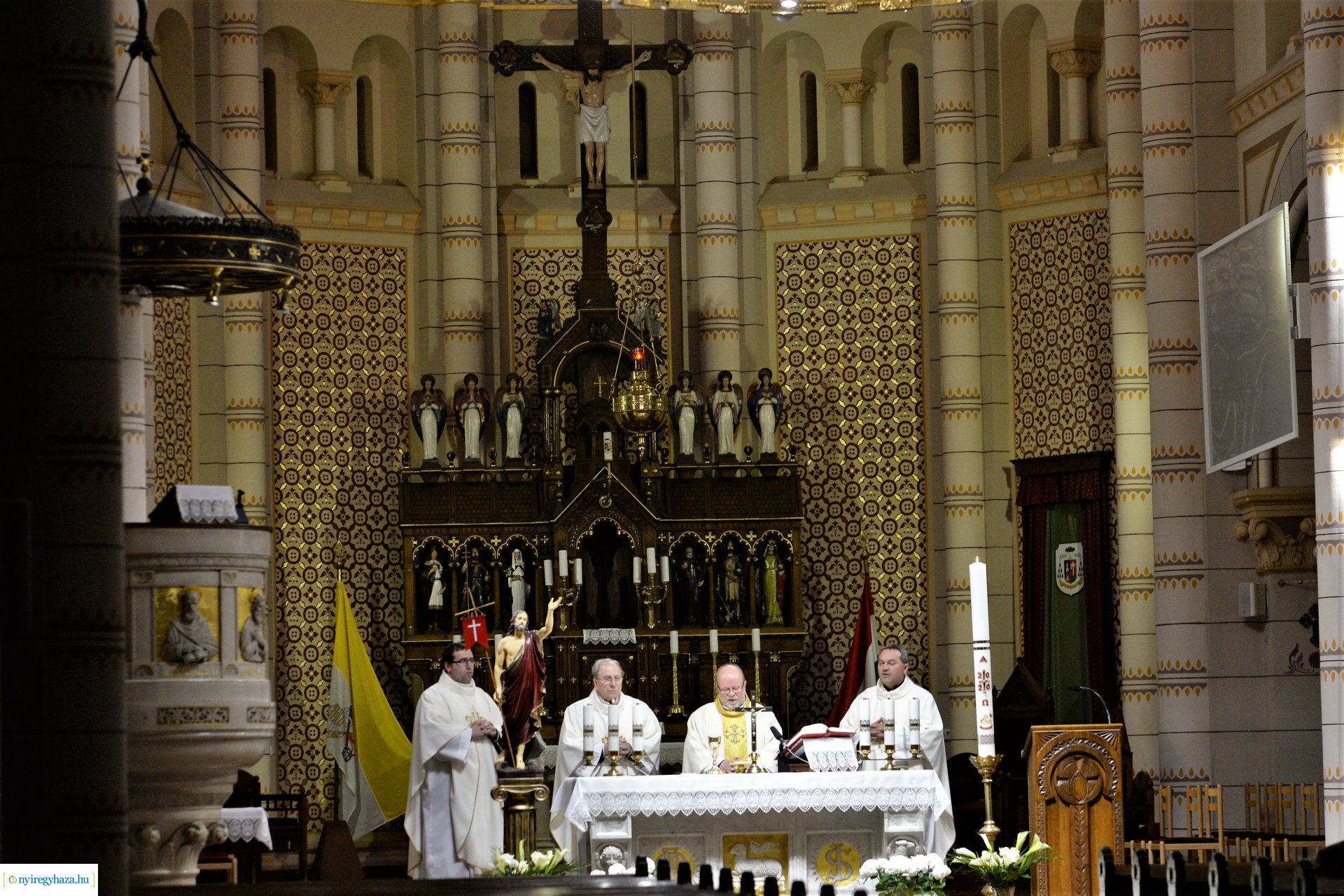 Húsvétvasárnap a Magyarok Nagyasszonya társészeksegyház templomában
