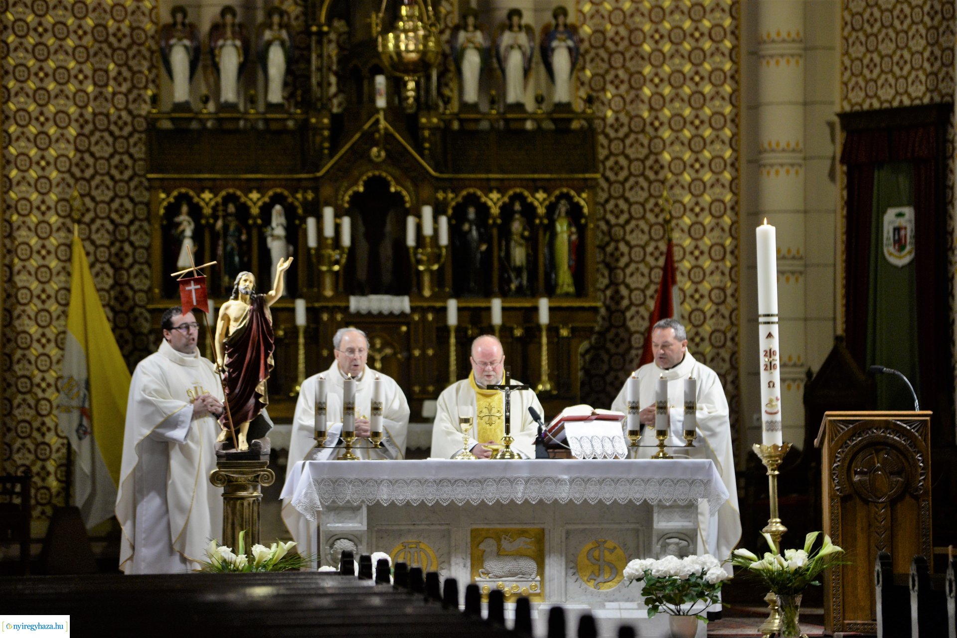 Húsvétvasárnap a Magyarok Nagyasszonya társészeksegyház templomában