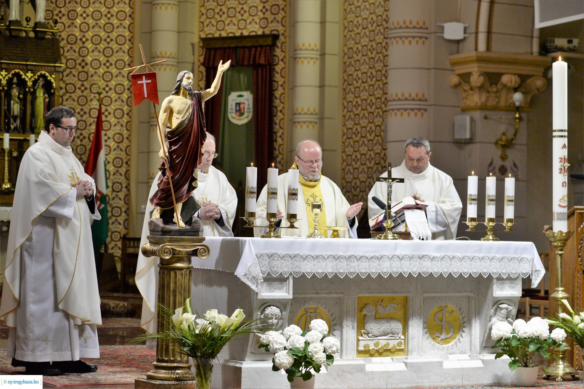 Húsvétvasárnap a Magyarok Nagyasszonya társészeksegyház templomában