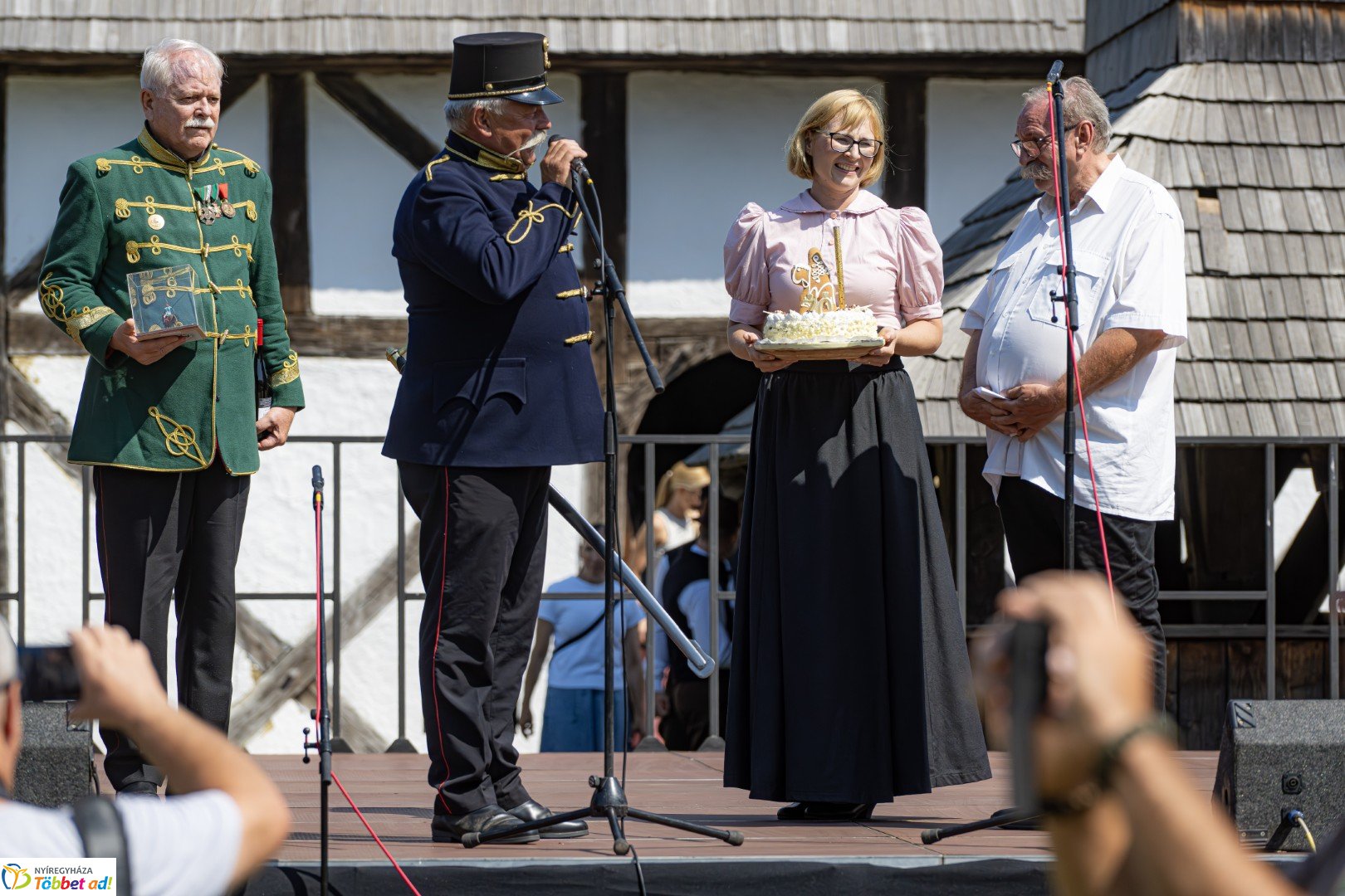 Huszárgenerációk találkozója a Sóstói Múzeumfaluban