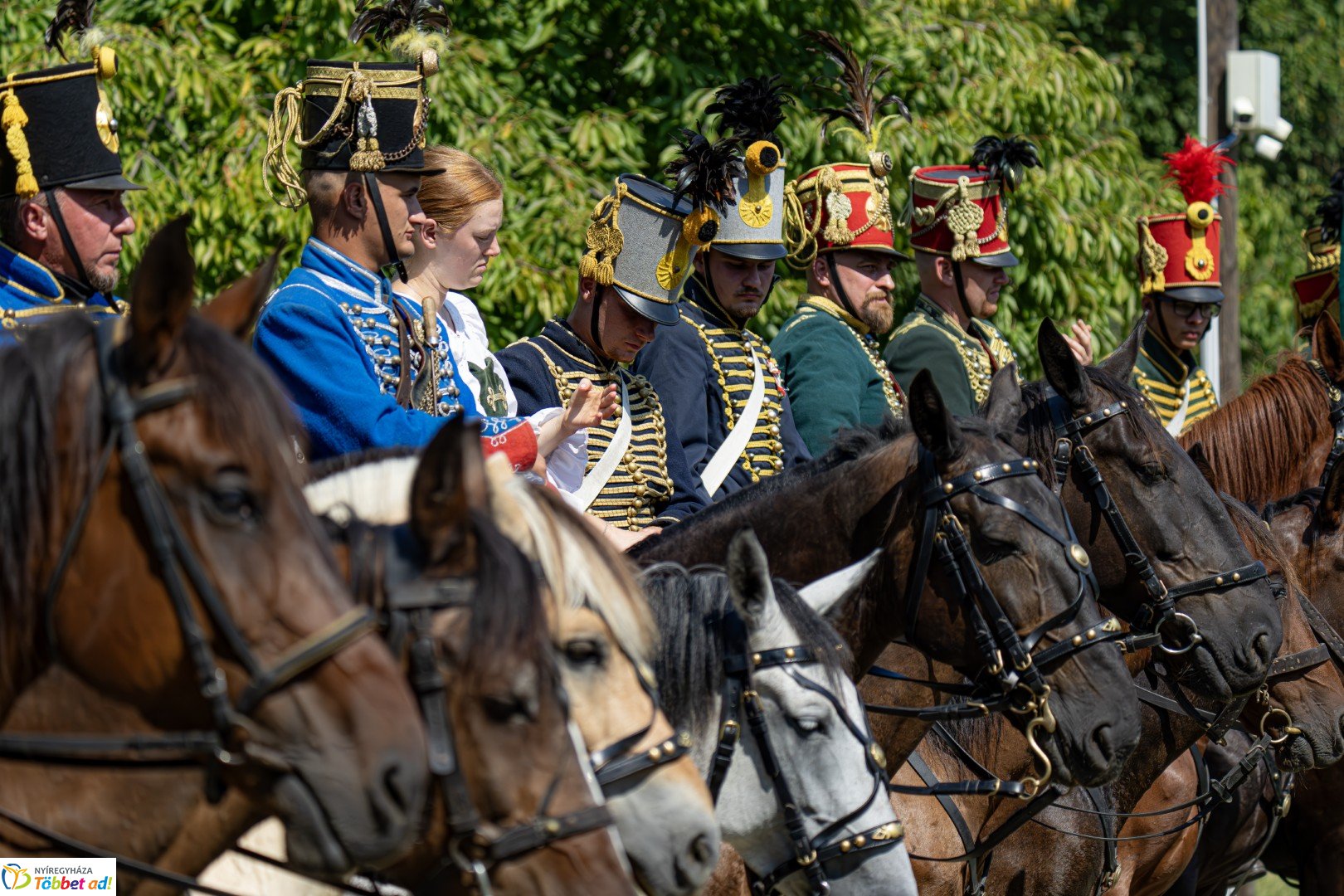 Huszárgenerációk találkozója a Sóstói Múzeumfaluban