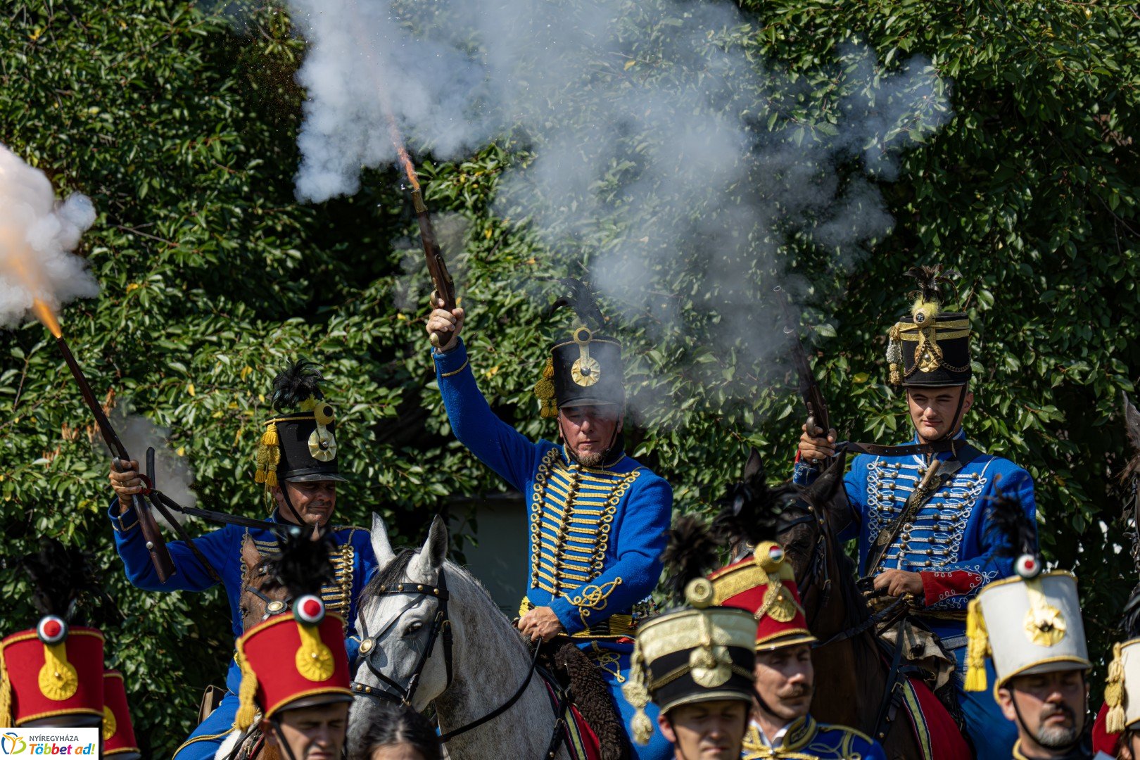 Huszárgenerációk találkozója a Sóstói Múzeumfaluban