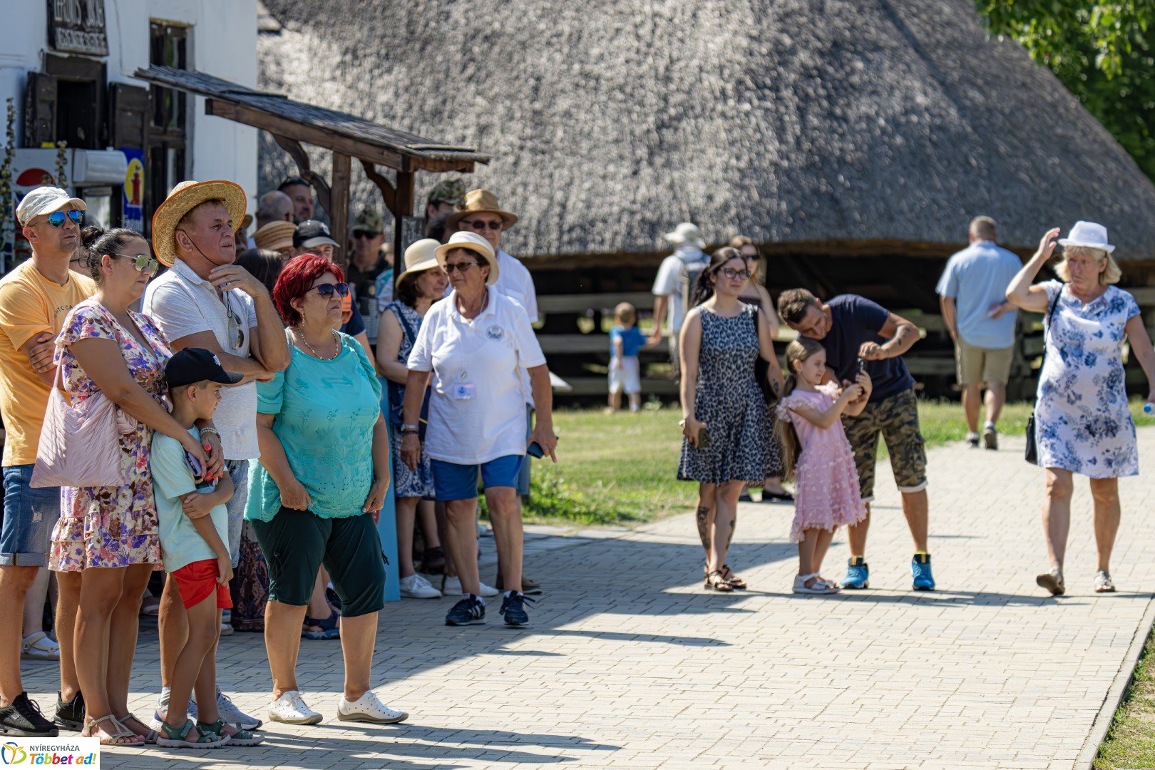 Huszárgenerációk találkozója a Sóstói Múzeumfaluban