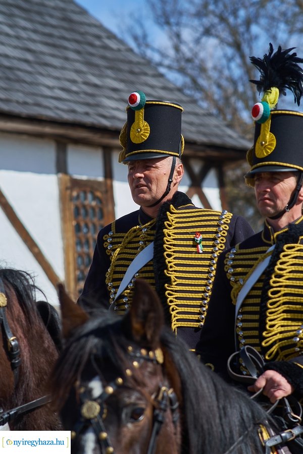 Huszárok a múzeumfaluban