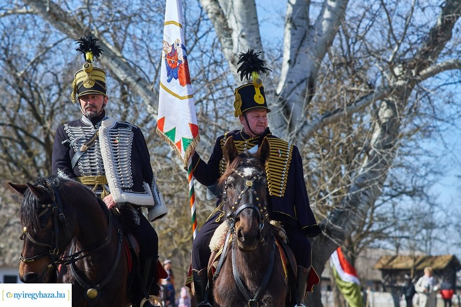 Huszárok a múzeumfaluban