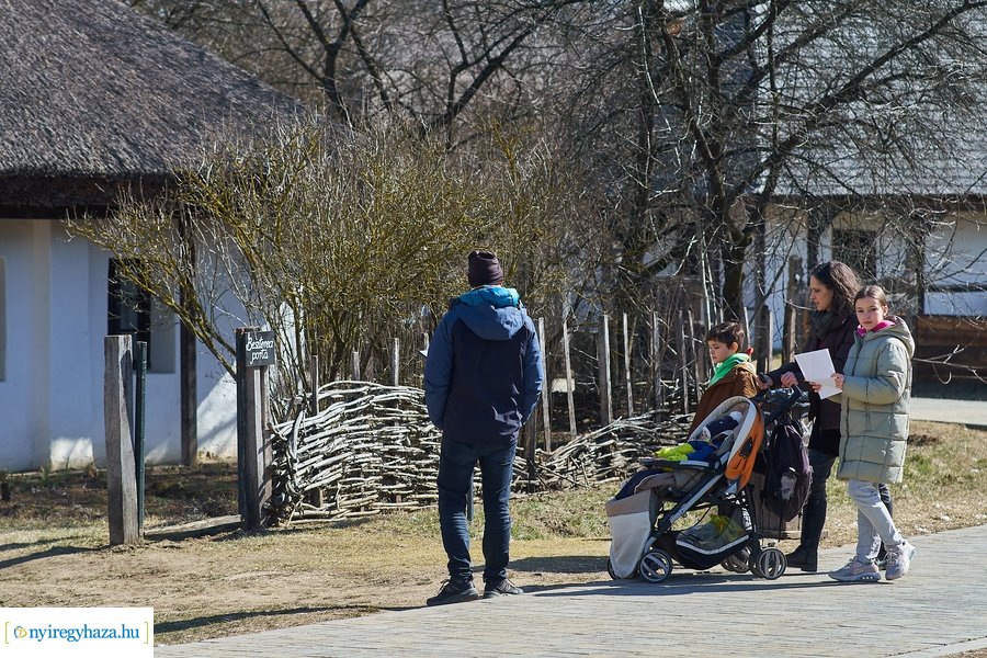 Huszárok a múzeumfaluban