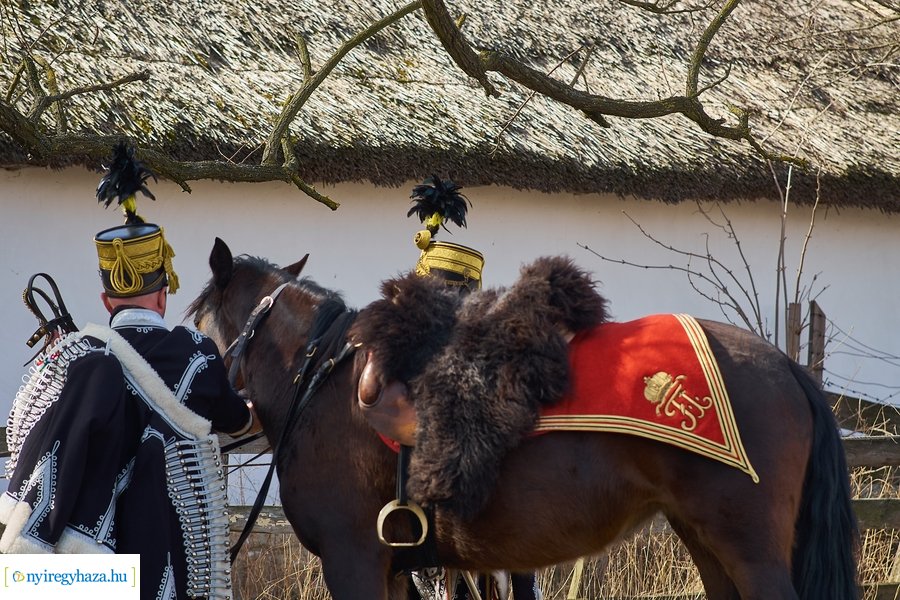 Huszárok a múzeumfaluban