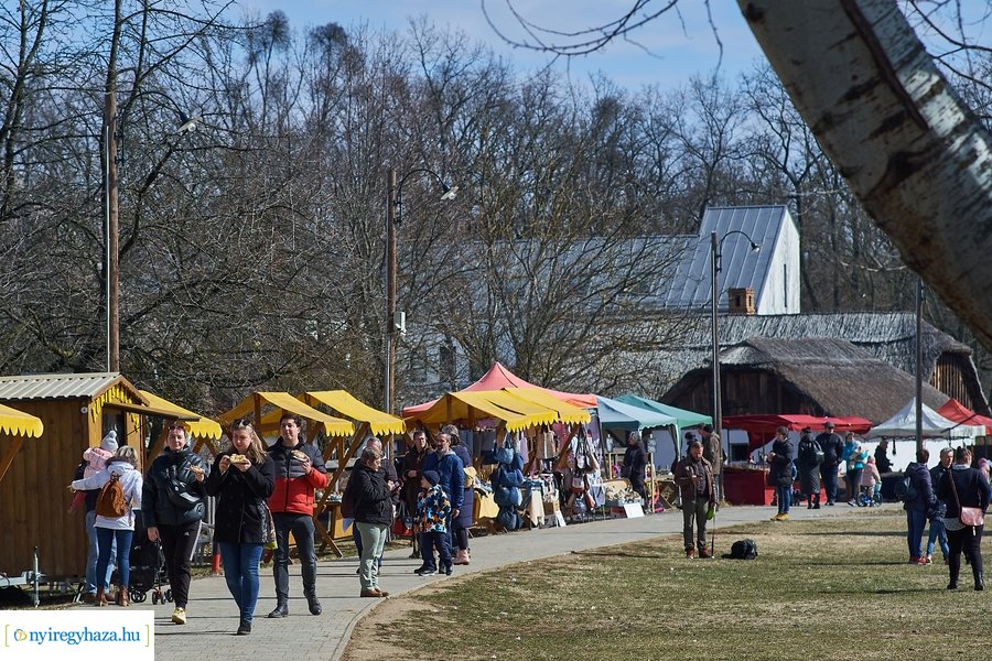 Huszárok a múzeumfaluban