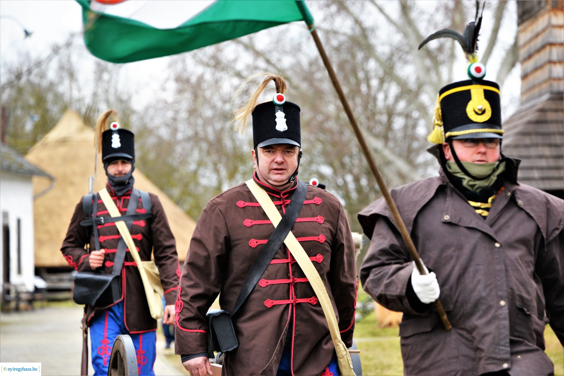 Huszárok felvonulása a Sóstói Múzeumfaluban
