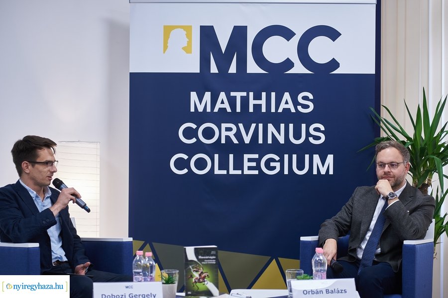 Huszárvágás - könyvbemutató az MCC-ben
