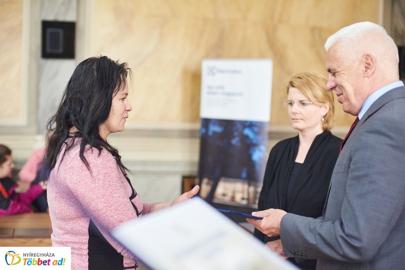 Hűtőszekrény adomány rászoruló családoknak