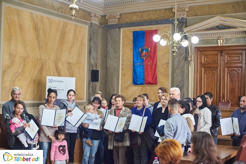 Hűtőszekrény adomány rászoruló családoknak