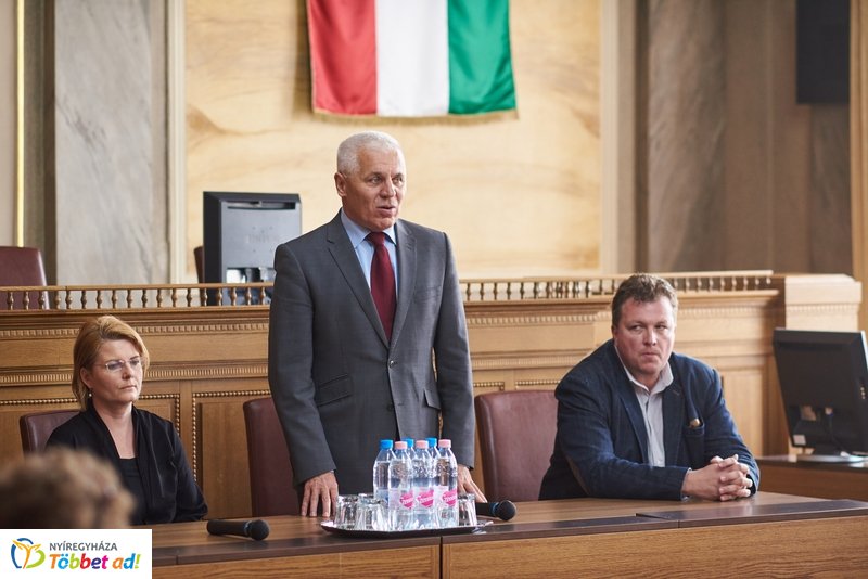 Hűtőszekrény adomány rászoruló családoknak