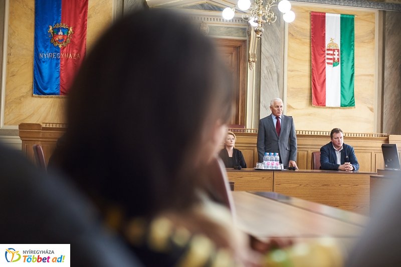 Hűtőszekrény adomány rászoruló családoknak