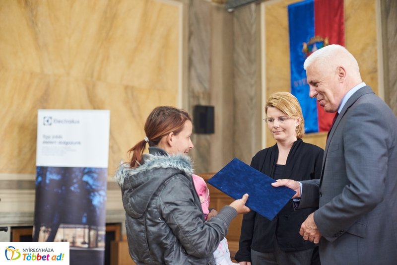Hűtőszekrény adomány rászoruló családoknak