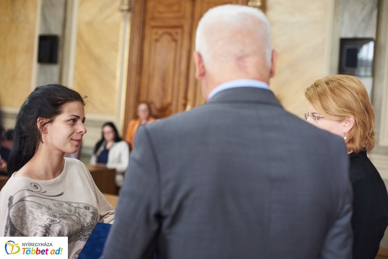 Hűtőszekrény adomány rászoruló családoknak