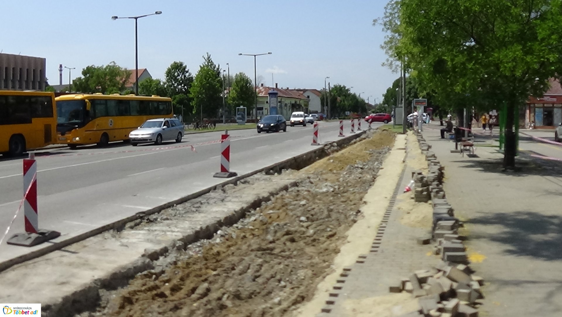 Ideiglenesen áthelyezték a buszmegállókat a Rákóczi úton