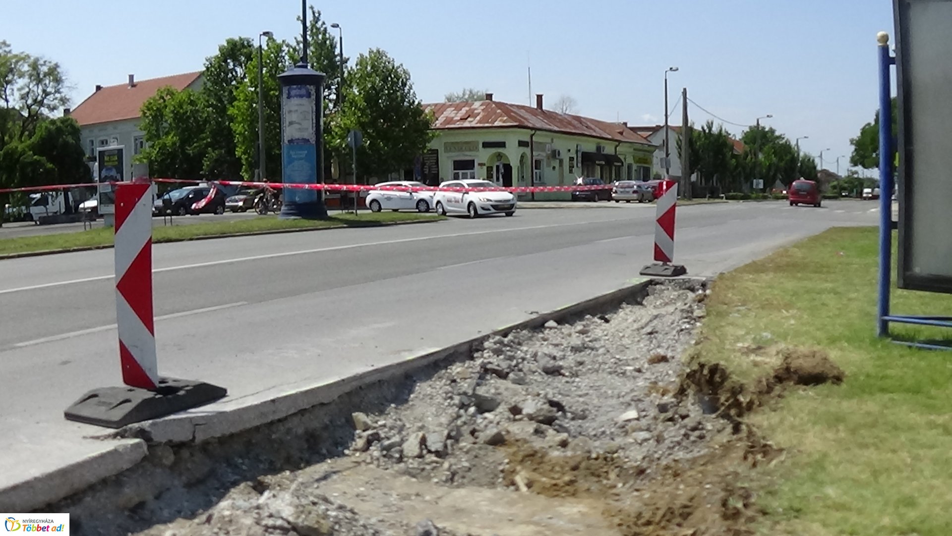 Ideiglenesen áthelyezték a buszmegállókat a Rákóczi úton