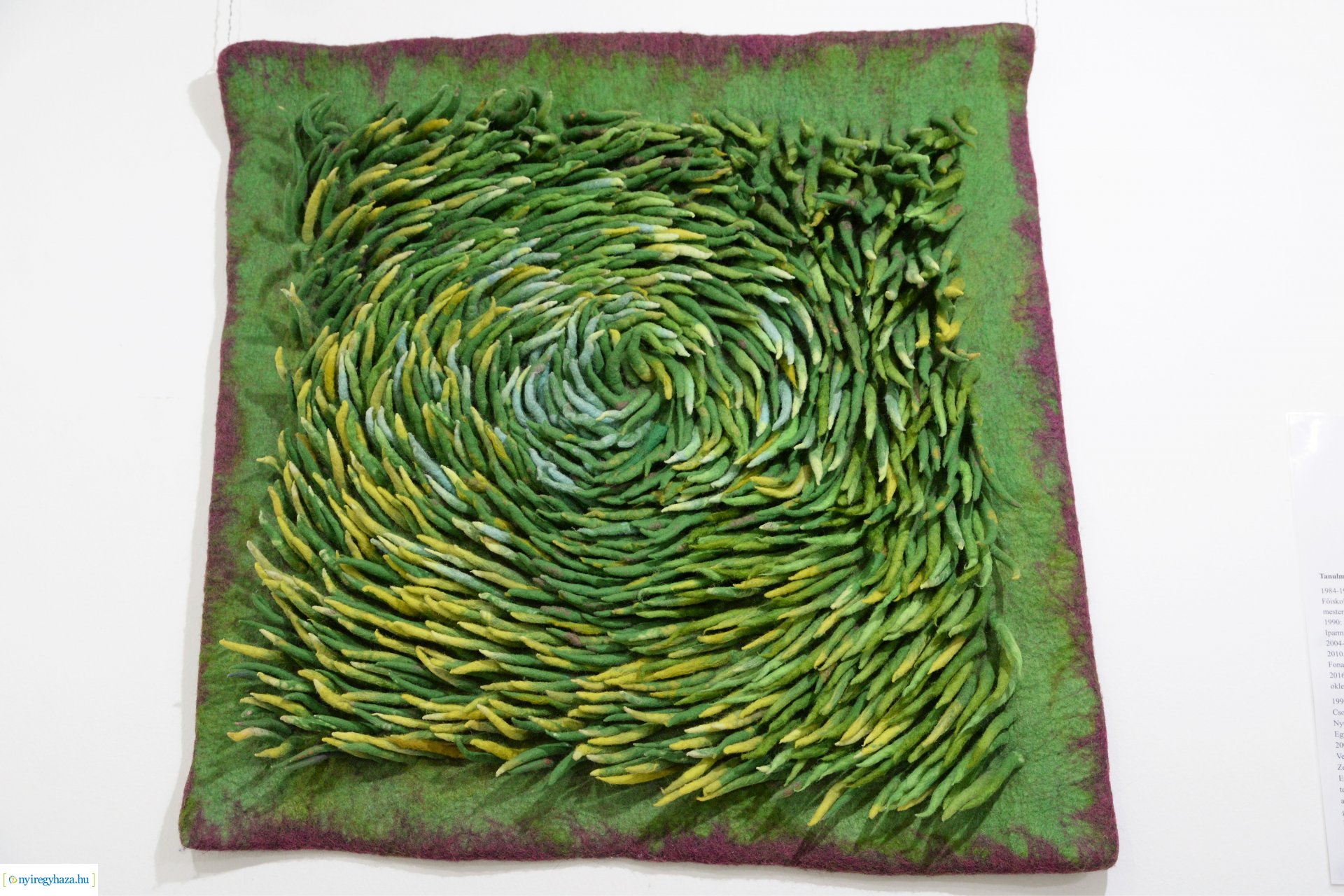 Időtlenség - Tóth Lívia DLA textilművész kiállítása