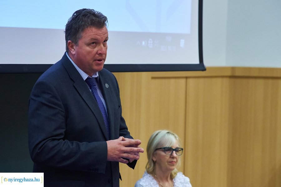 Ifjúság konferencia az egyetemen