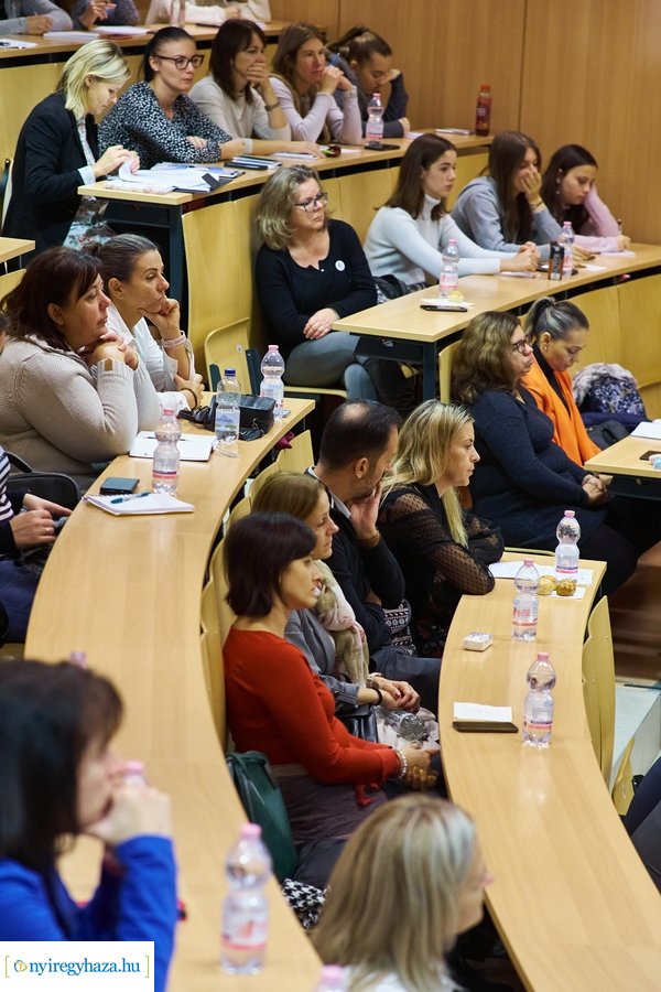 Ifjúság konferencia az egyetemen