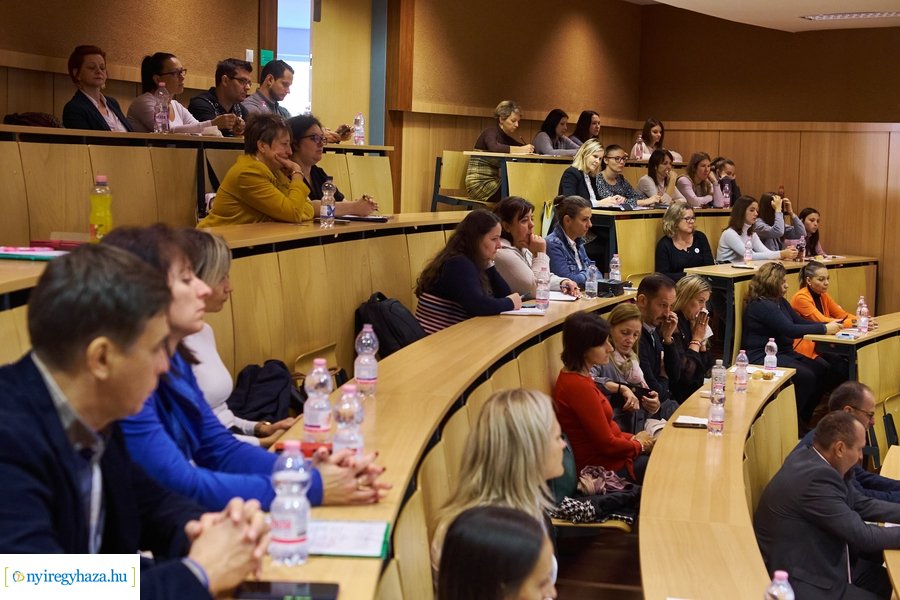 Ifjúság konferencia az egyetemen