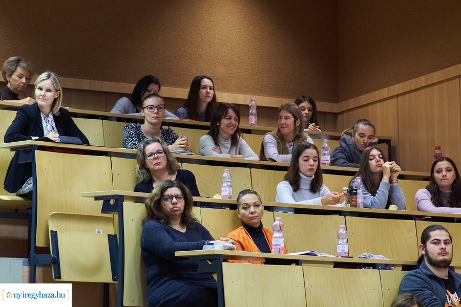 Ifjúság konferencia az egyetemen