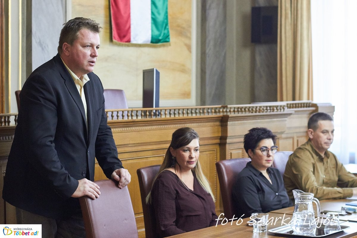 Ifjúsági kerekasztal 20191126